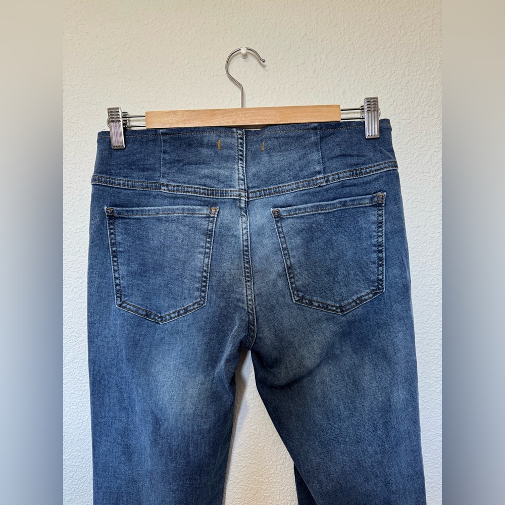Free people Penny pull-on flare jeans . - Picture 6 of 8
